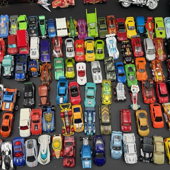 Huge Lot Of 123 Hot Wheels Matchbox & More Diecast Cars Redline 1960s - Modern - Picture 12 of 13